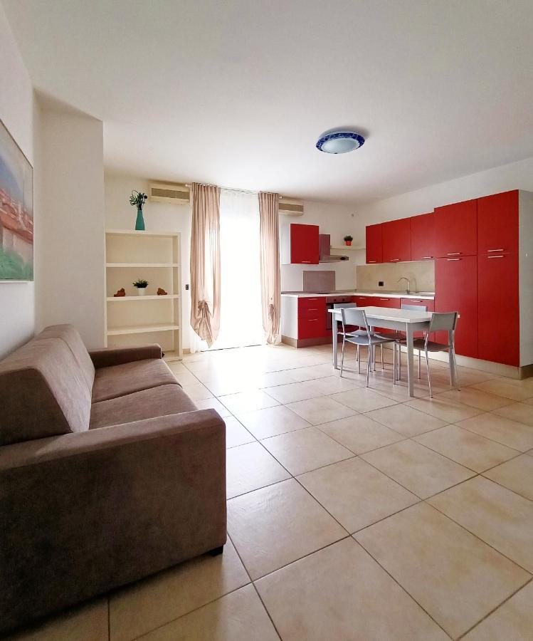 Residenza Casa Bianca Aparthotel Marina di Massa Buitenkant foto