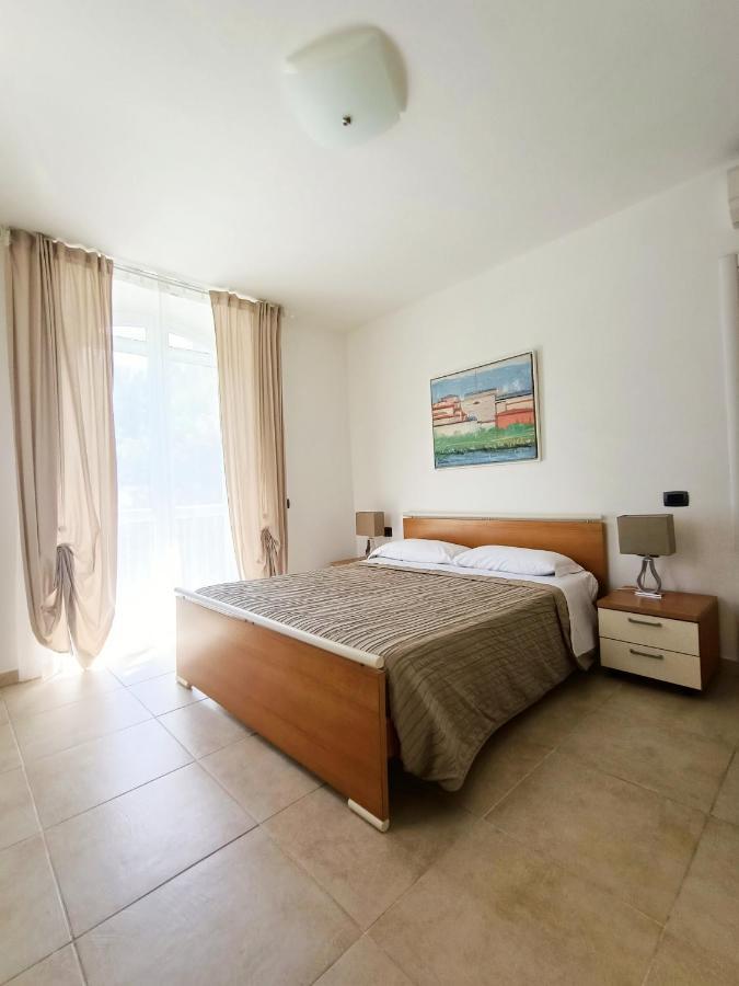 Residenza Casa Bianca Aparthotel Marina di Massa Buitenkant foto