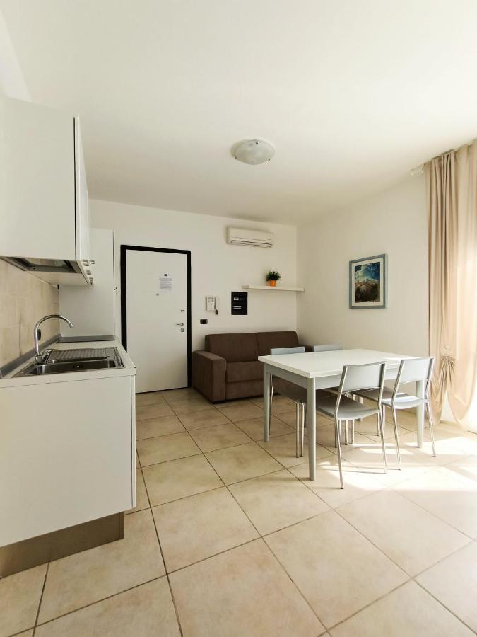 Residenza Casa Bianca Aparthotel Marina di Massa Buitenkant foto