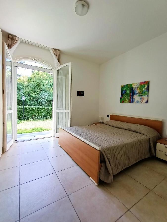 Residenza Casa Bianca Aparthotel Marina di Massa Buitenkant foto