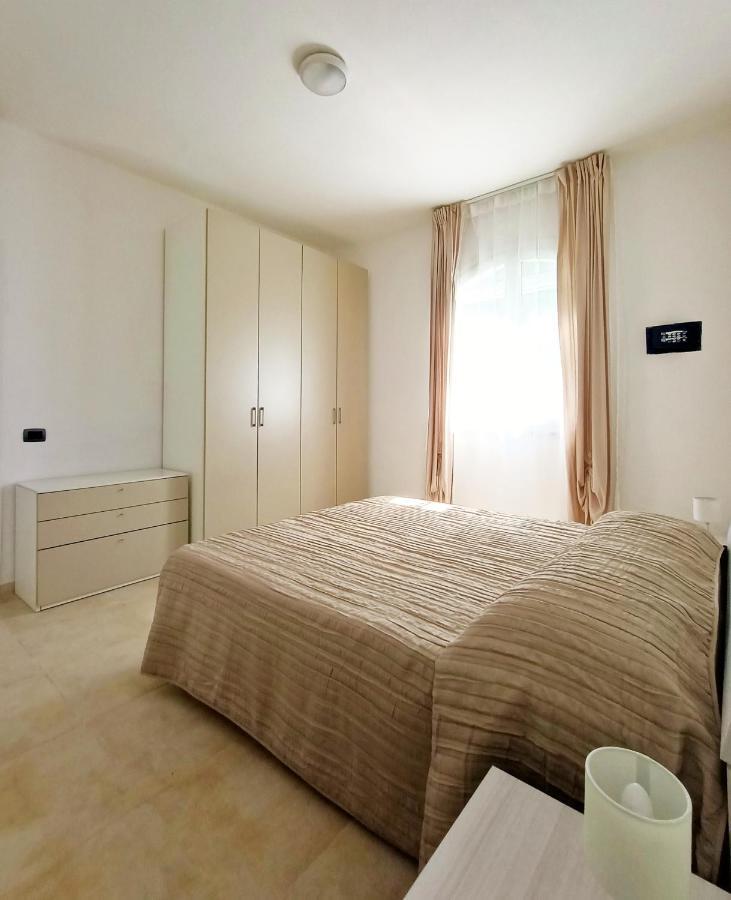 Residenza Casa Bianca Aparthotel Marina di Massa Buitenkant foto