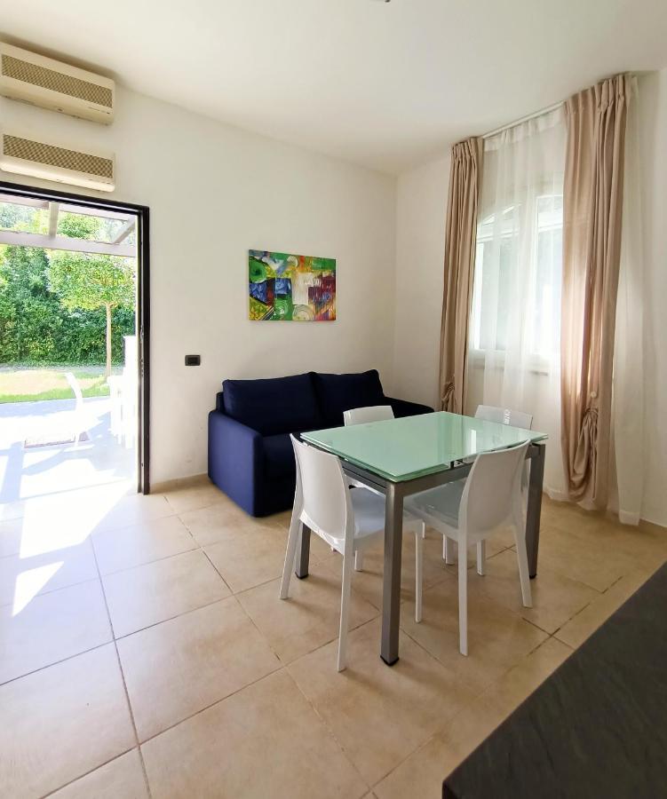 Residenza Casa Bianca Aparthotel Marina di Massa Buitenkant foto