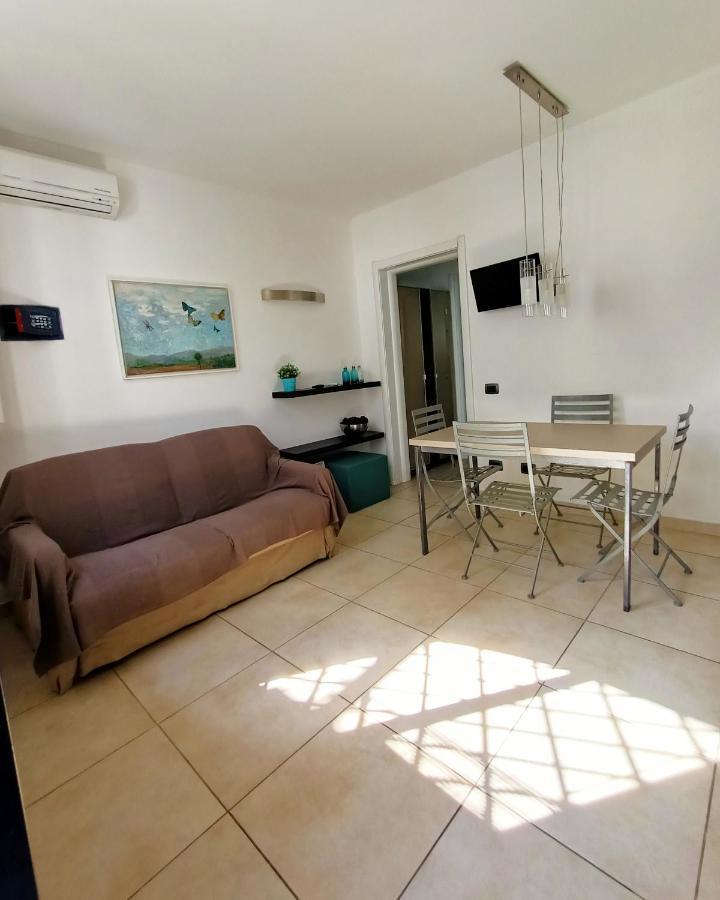 Residenza Casa Bianca Aparthotel Marina di Massa Buitenkant foto
