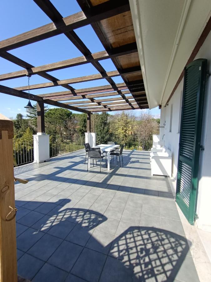 Residenza Casa Bianca Aparthotel Marina di Massa Buitenkant foto